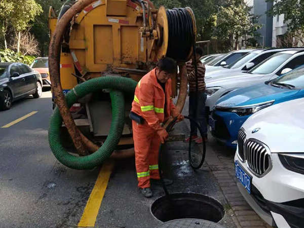 七坊镇排污管道清淤